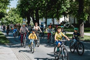 Die Familien wünschen sich von der Politik kindgerechte Radwege und Verkehrsberuhigung vor Schulen. Foto: Nicole Hubmann