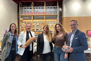 Das Team der Streetworker in Klagenfurt wird von der Bäckerei Weissensteiner regelmäßig mit Sachspenden unterstützt. Foto: Büro StR. Petritz